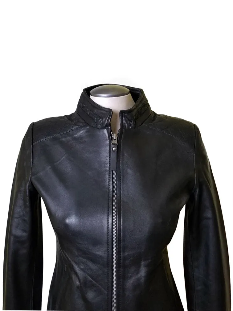 Arianne’s Plain Leather Jacket With Straight Collar