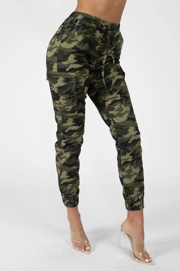 Camo Print Cargo Ankle Pants