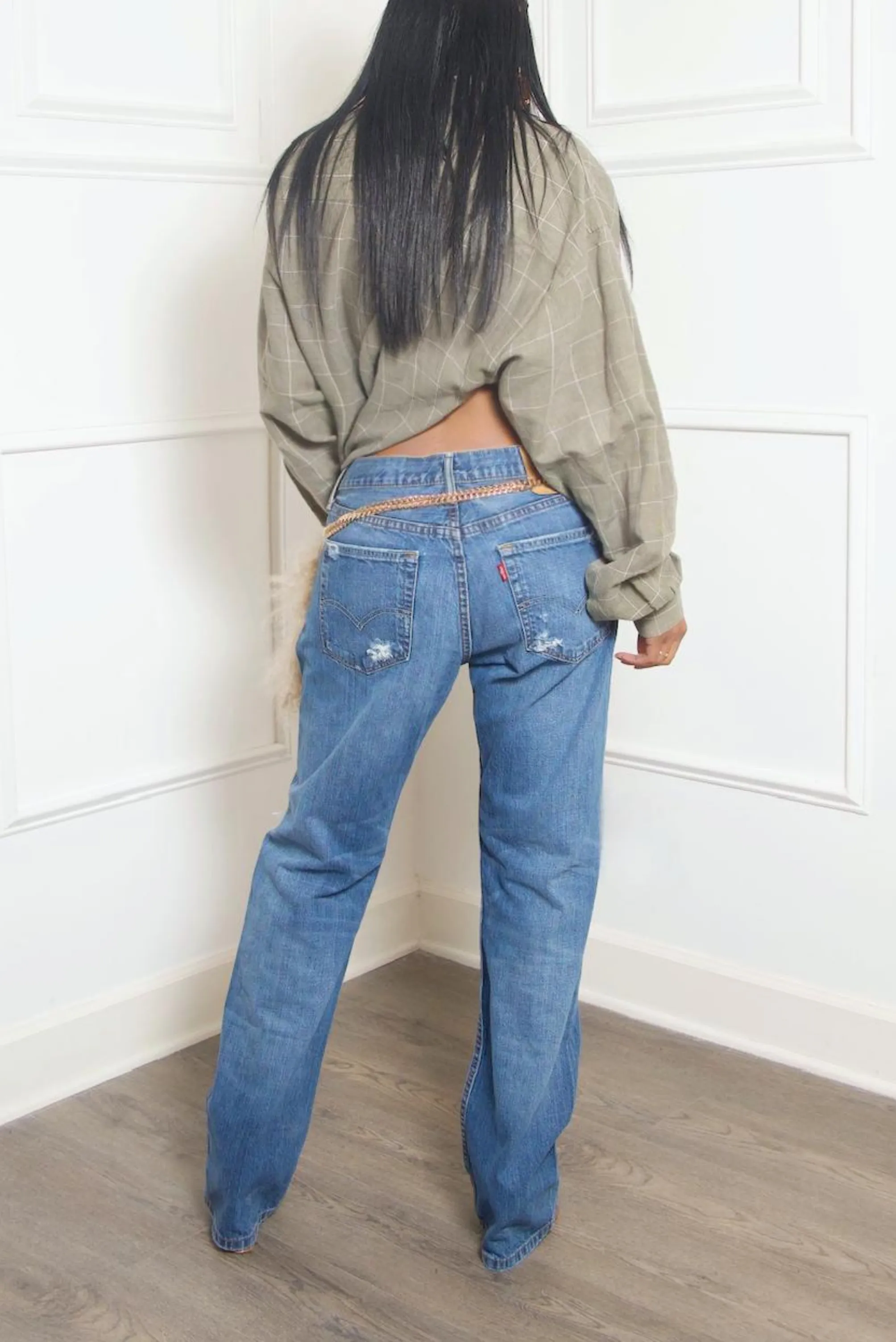 Medium Dark wash Levi Distressed Denim Jeans