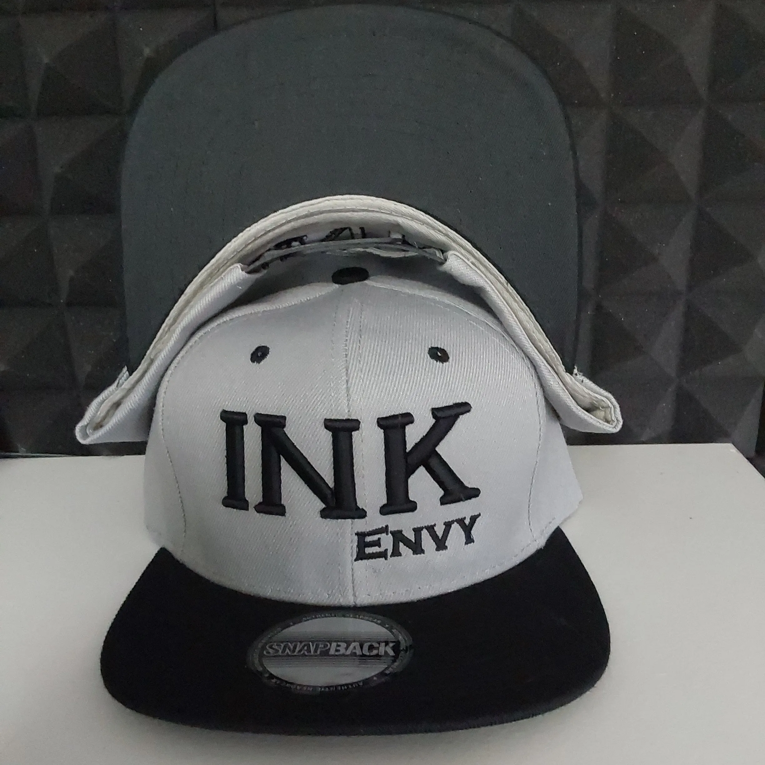 Snapback Bold INK black on heather grey With Puff Lettering