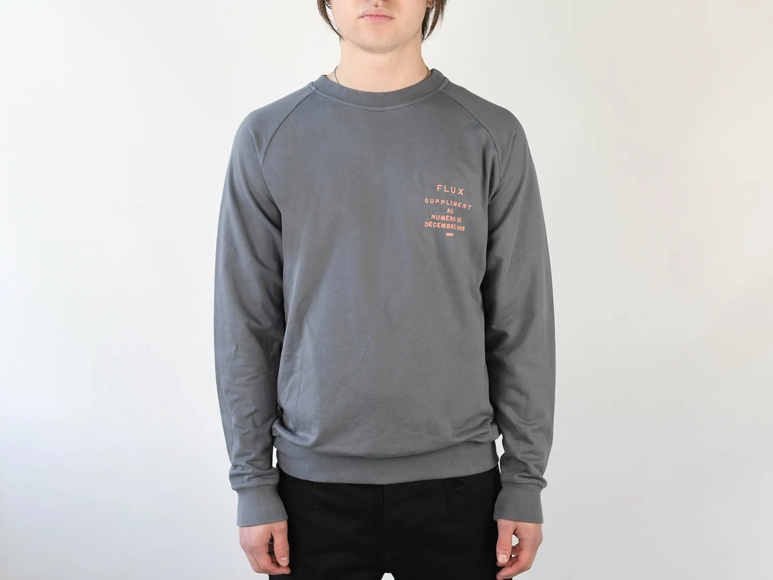 SUPPLEMENT SWEATER. SLATE